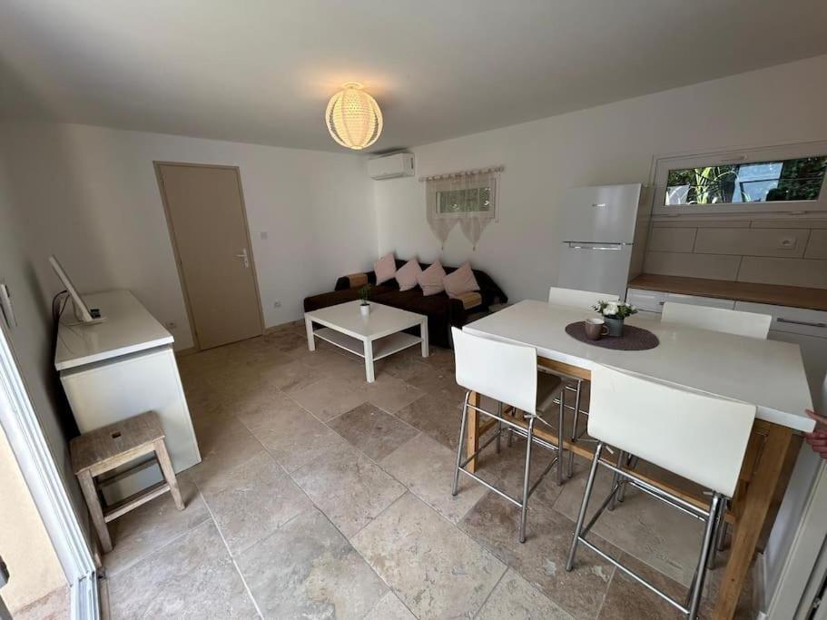 Maison De Vacances En Campagne Cavaillon Extérieur photo