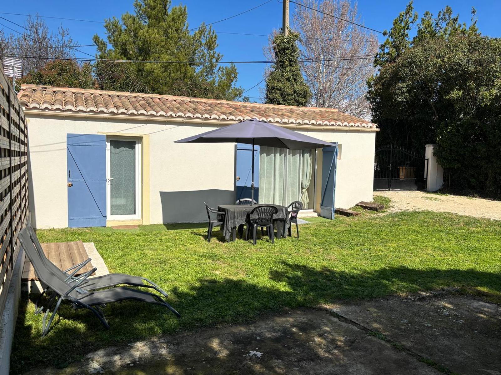 Maison De Vacances En Campagne Cavaillon Extérieur photo